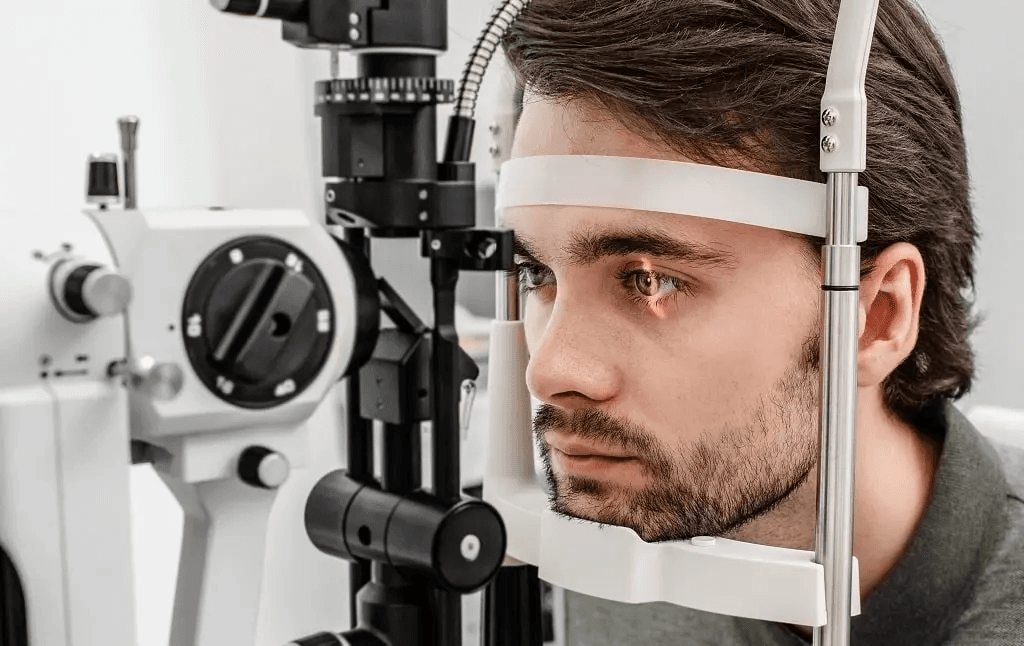 Comprehensive Eye Exam - Professional eye care service